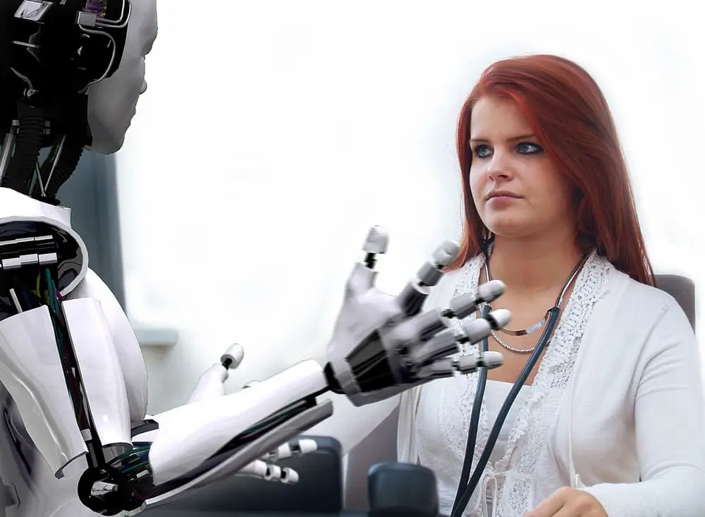 mulher na frente de um robo para simbolizar o futuro da web